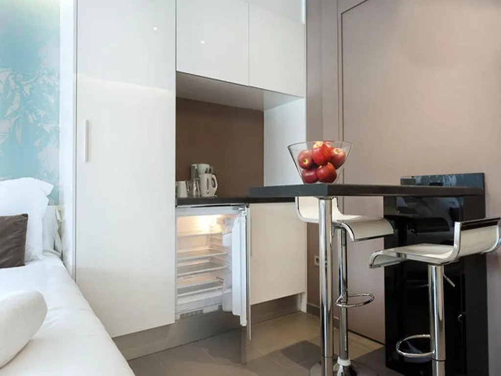 **  Barcelona Fifteen Central Aparthotel Spain