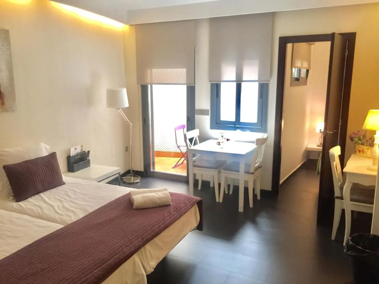 Barcelona Fifteen Central Aparthotel