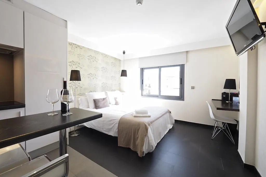 Barcelona Fifteen Central Aparthotel