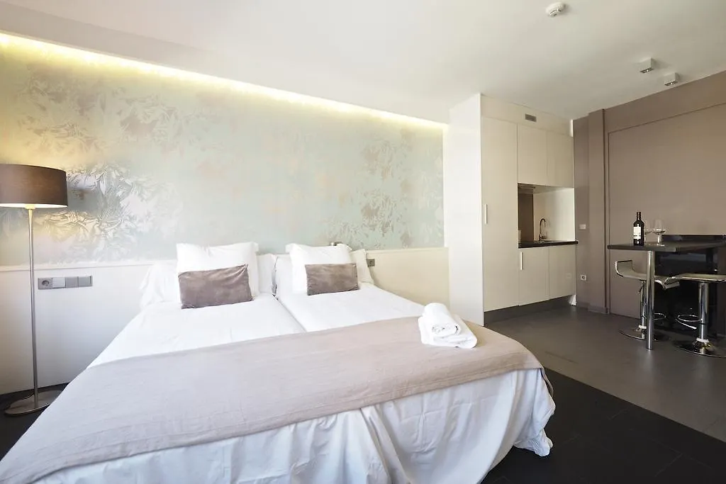 Barcelona Fifteen Central Aparthotel