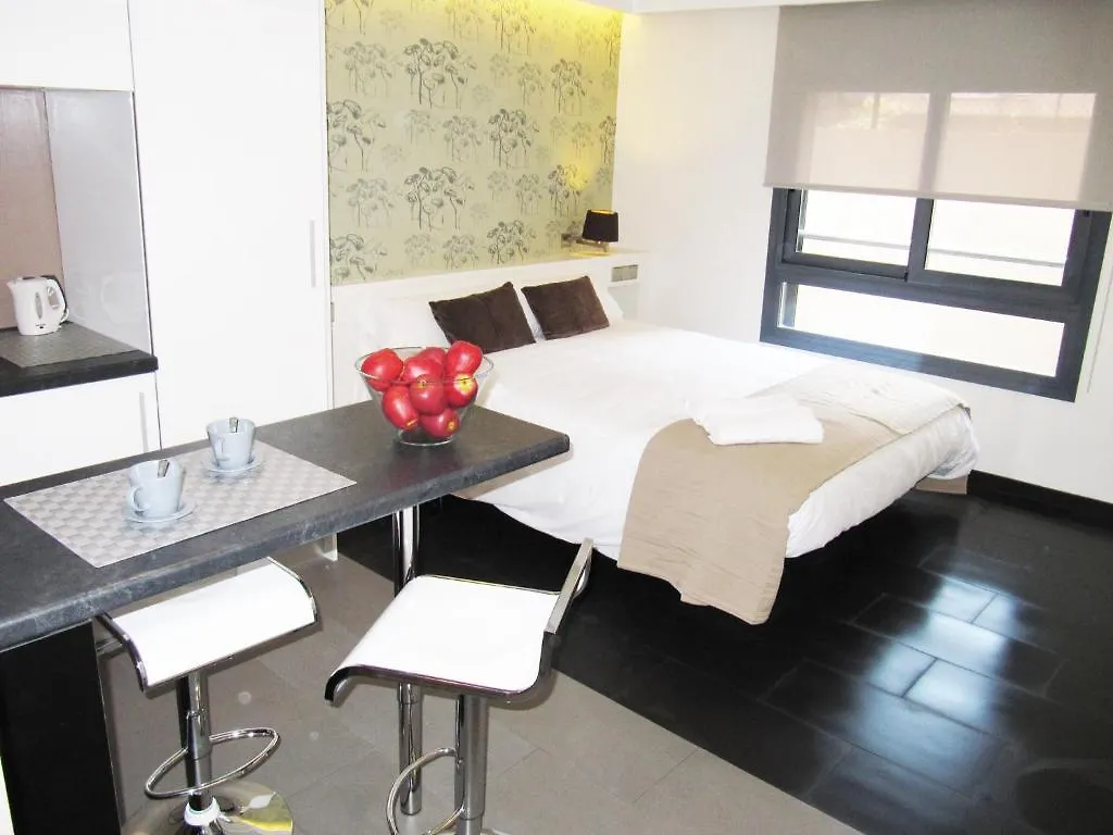 Barcelona Fifteen Central Aparthotel