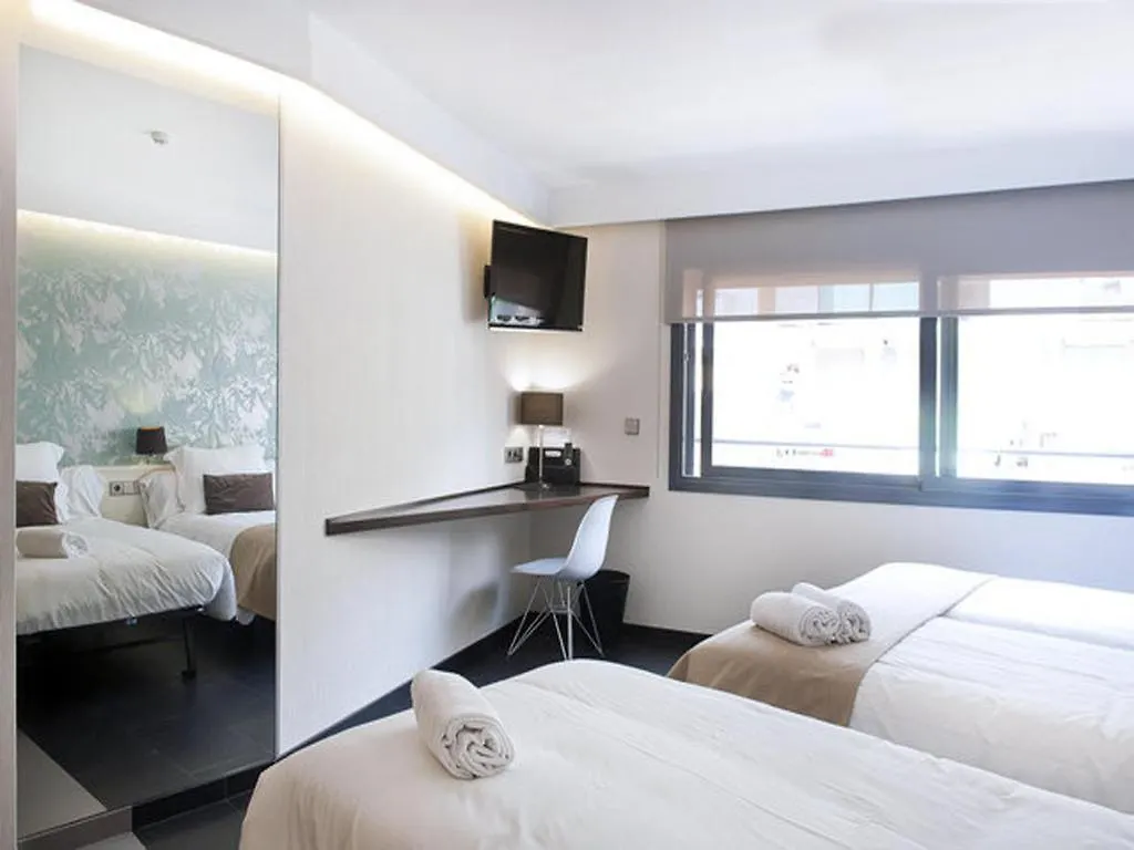 Barcelona Fifteen Central Aparthotel
